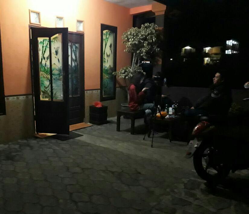 Bromo Otix Guest House Exterior photo